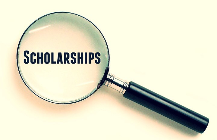 The Ultimate Guide to Finding Scholarships https://hometouchmall.com