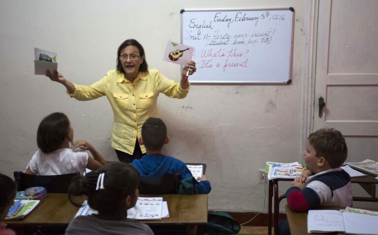 Employment Opportunities for Teachers in Cuba https://hometouchmall.com