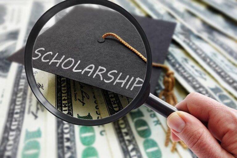 Securing Continued Scholarship Funding for Your Education https://hometouchmall.com